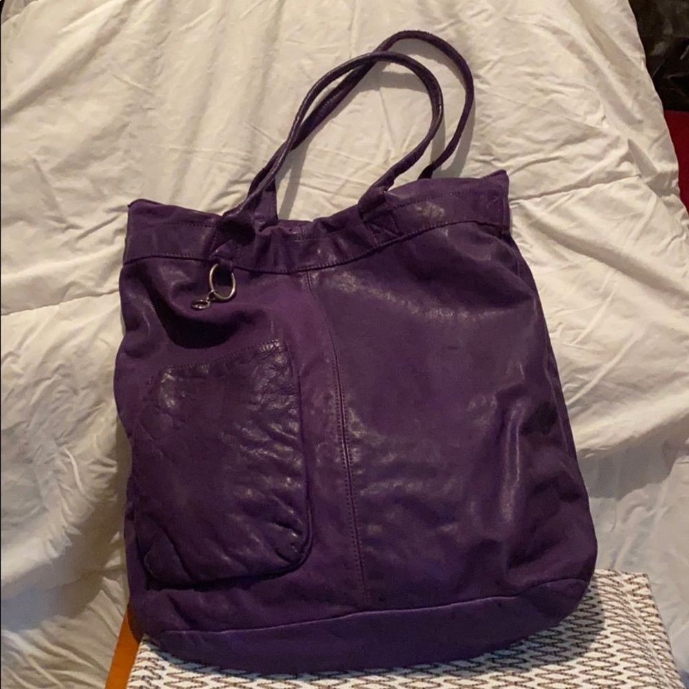 XL purple leather tote bag by Marc Cain